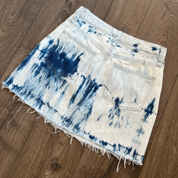 Madewell Women’s Tie-dye A-Line Jean Skirt. - Picture 4 of 11